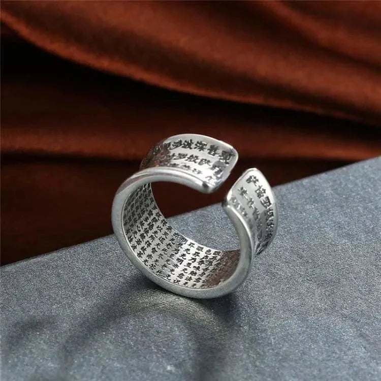 Bague fleur de lotus, sutra du coeur gravé
