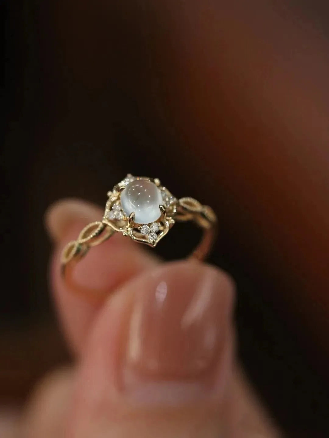 Bague pierre de lune gravée sur cuivre