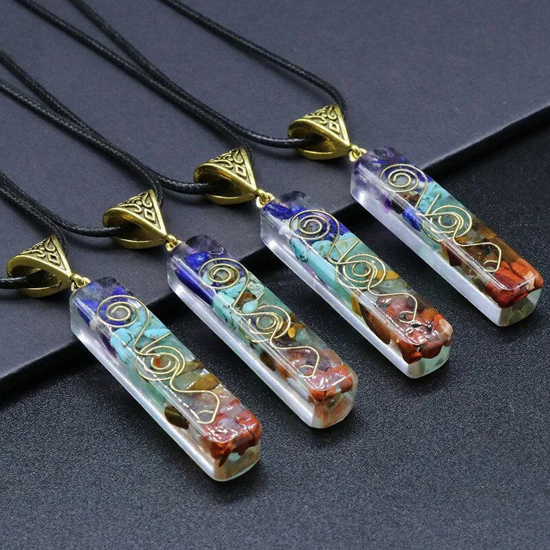 Collier 7 chakras à amulette naturelle