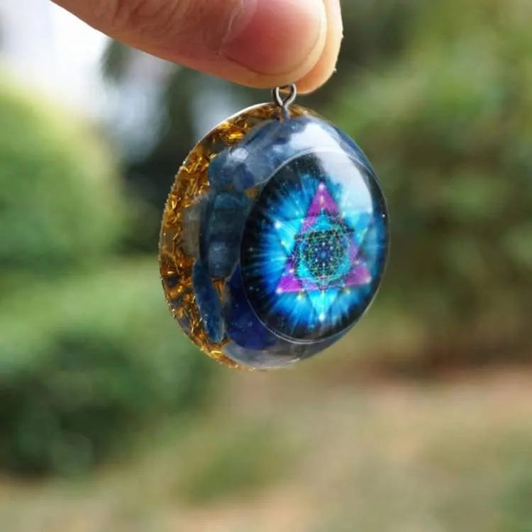 Orgonite pendentif céleste en cyanite