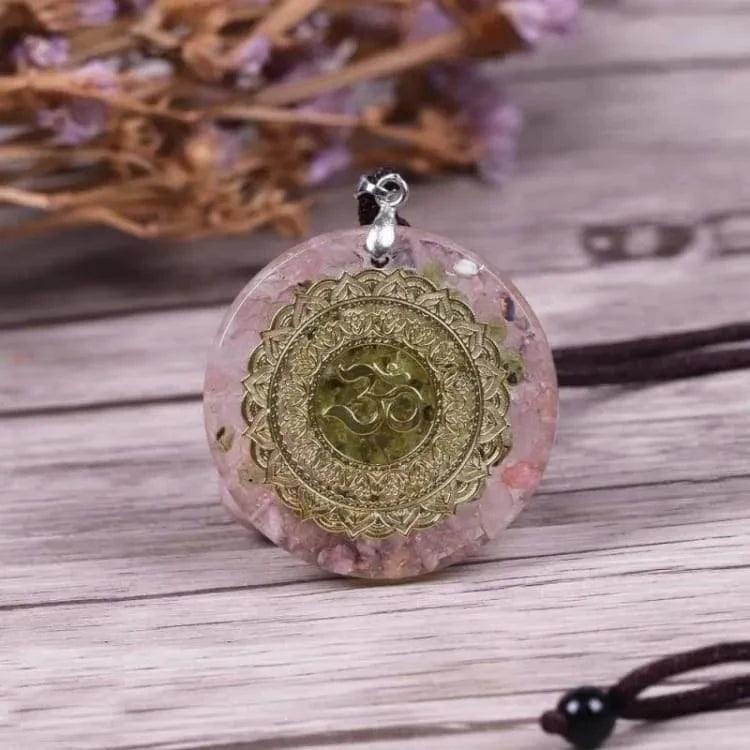 Collier quartz rose en orgonite