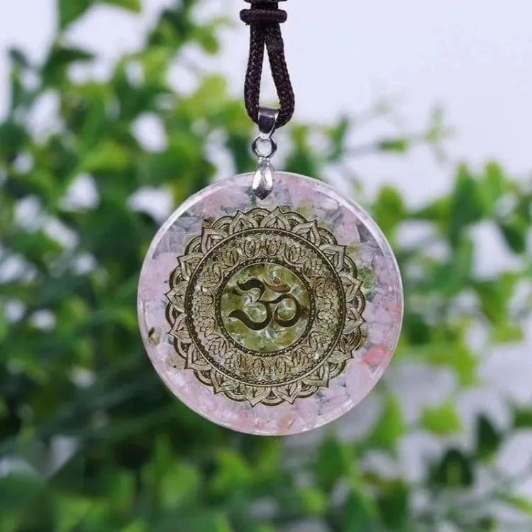 Collier quartz rose en orgonite