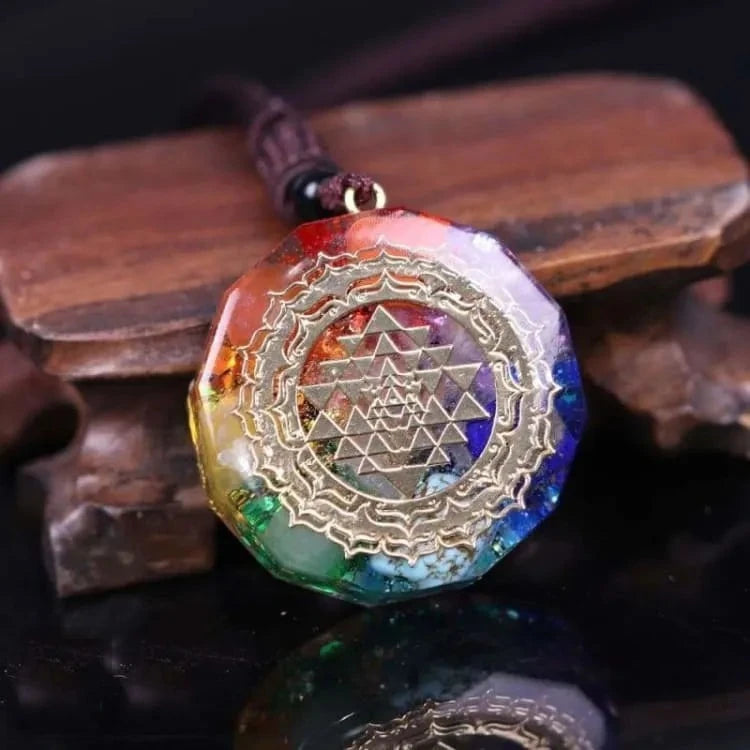 Collier 7 chakras orgonite longue chaîne