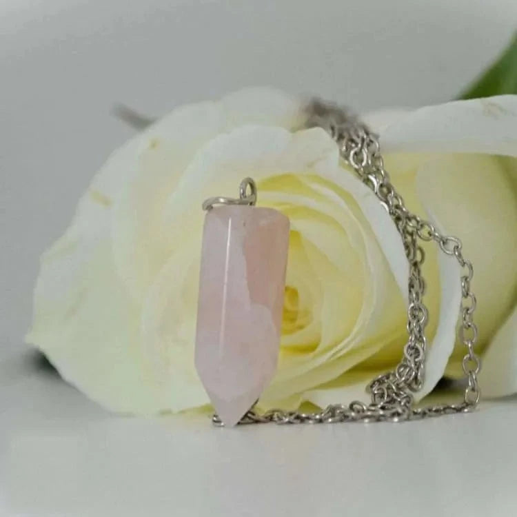 Collier pendule quartz rose