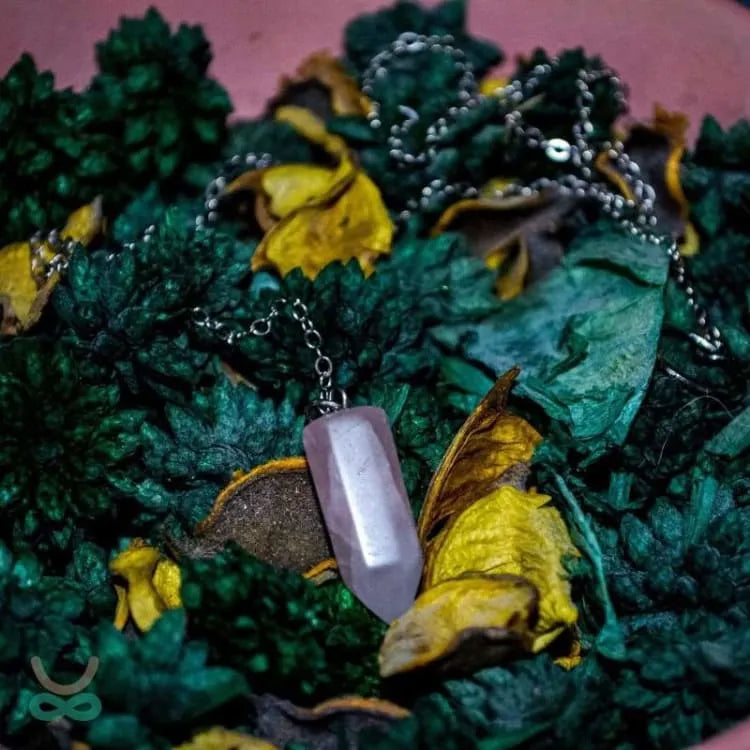 Collier pendule quartz rose