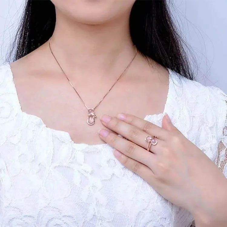 Collier quartz rose pendentif chat