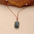 Collier labradorite protecteur