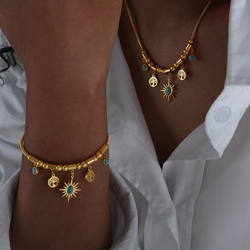 Bracelet turquoise et collier, pendentif soleil
