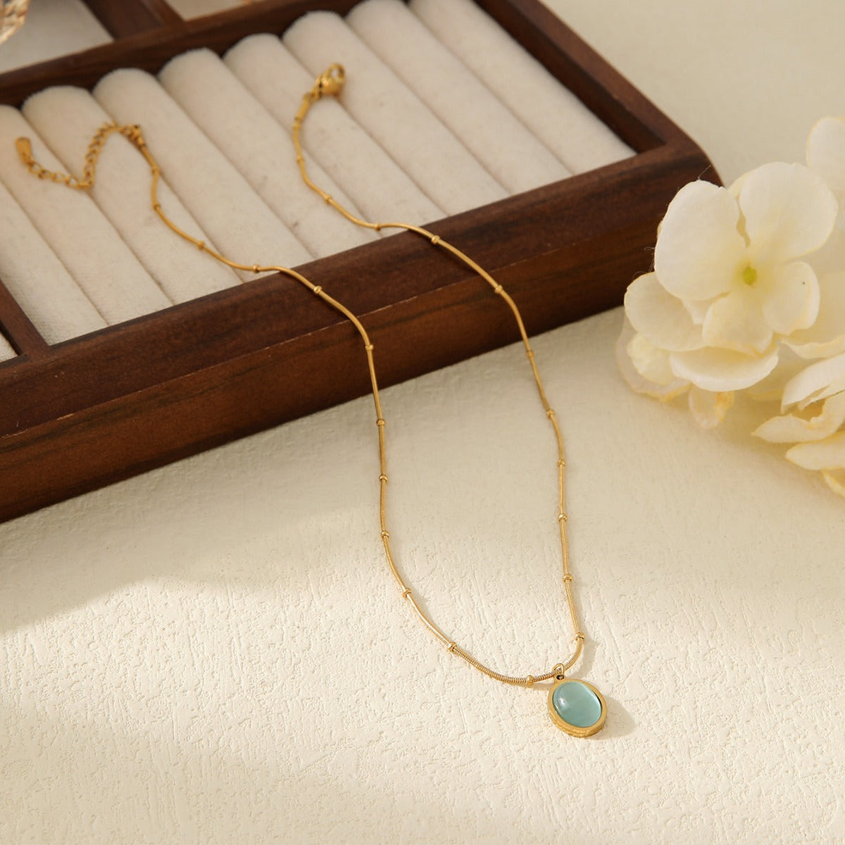 Collier pierres naturelles plaqué or
