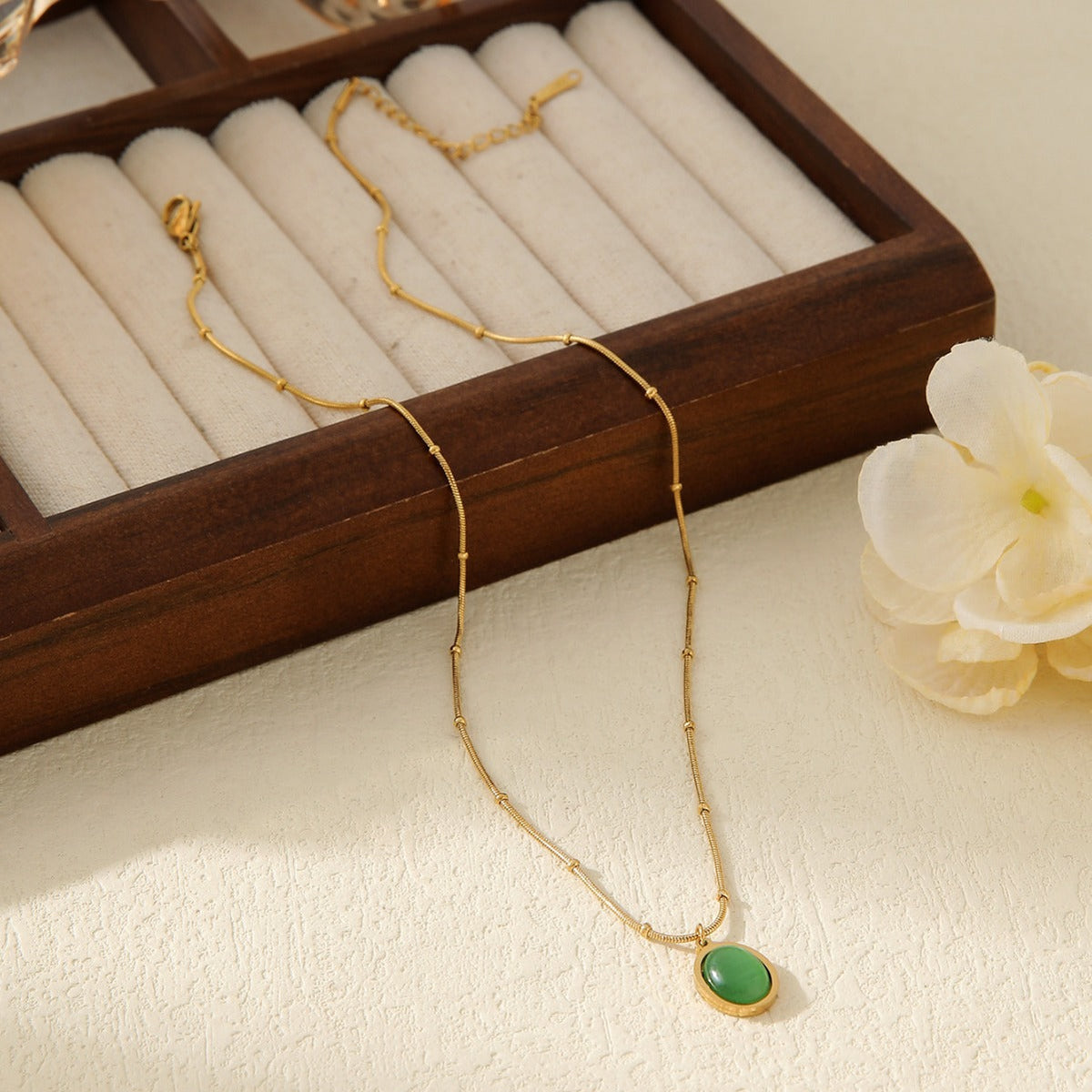 Collier pierres naturelles plaqué or