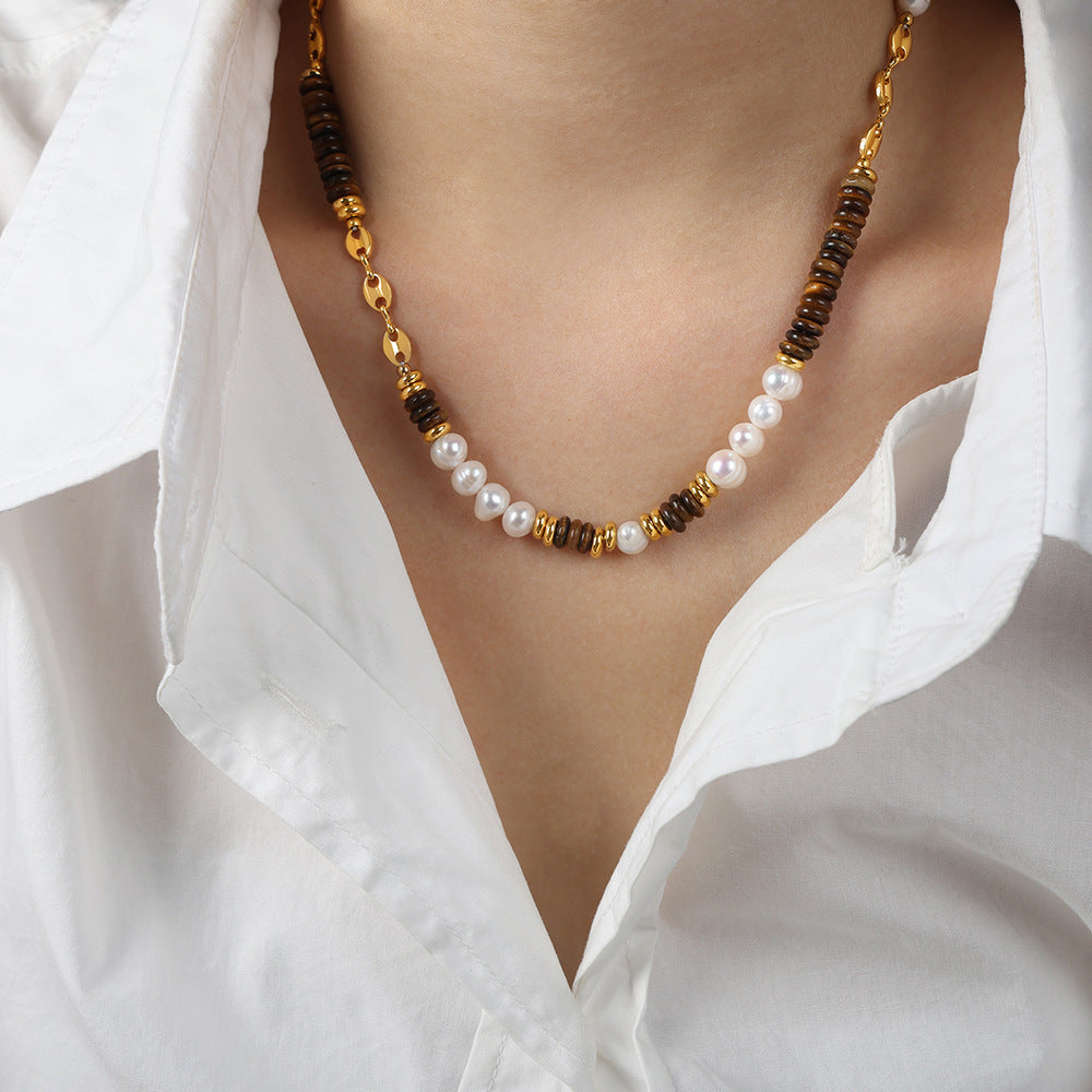Collier oeil de tigre et perle en titane