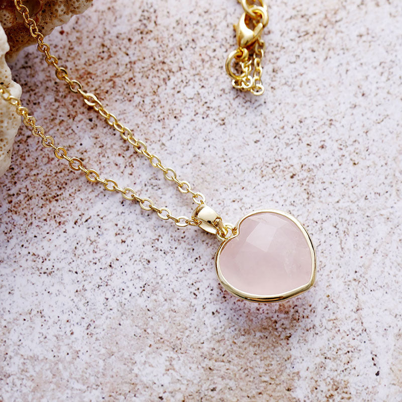 Collier quartz rose en forme de cœur