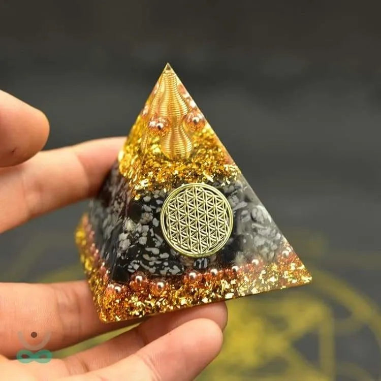 Orgonite pyramide obsidienne flocon de neige