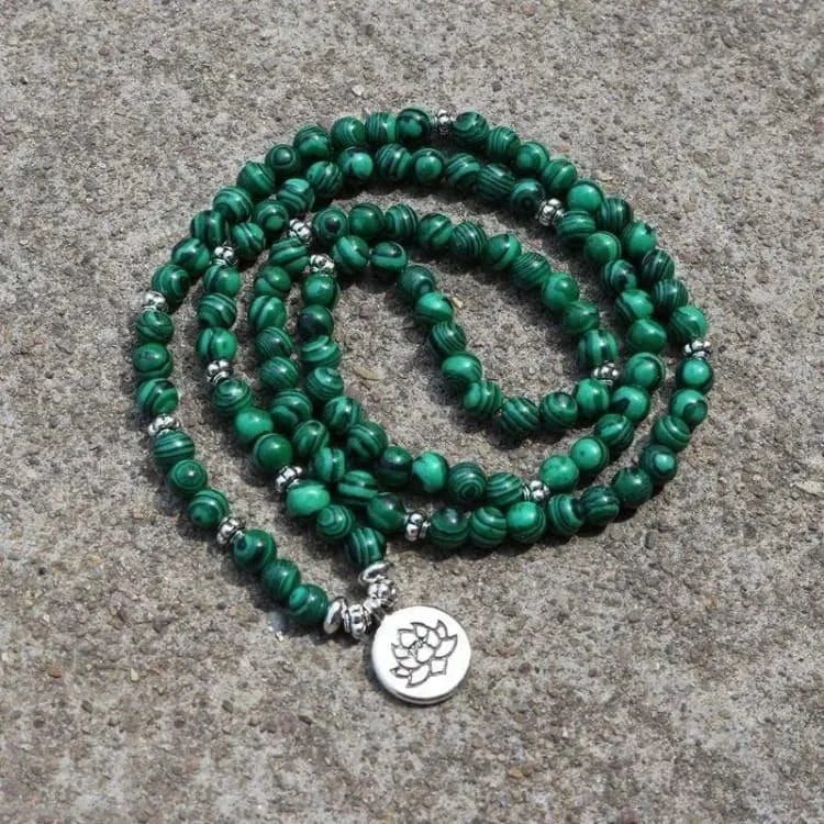 Mala tibétain en malachite 108 perles