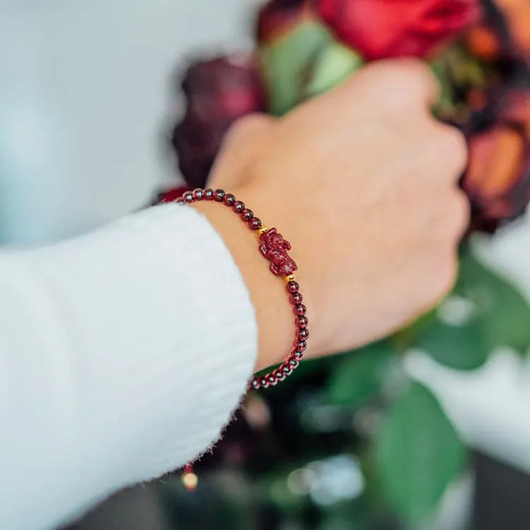 Bracelet porte bonheur grenat et Pi Xiu