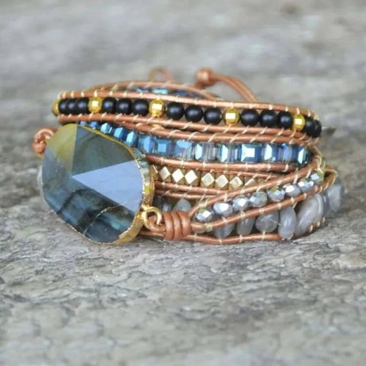 Bracelet labradorite enveloppant en cuir