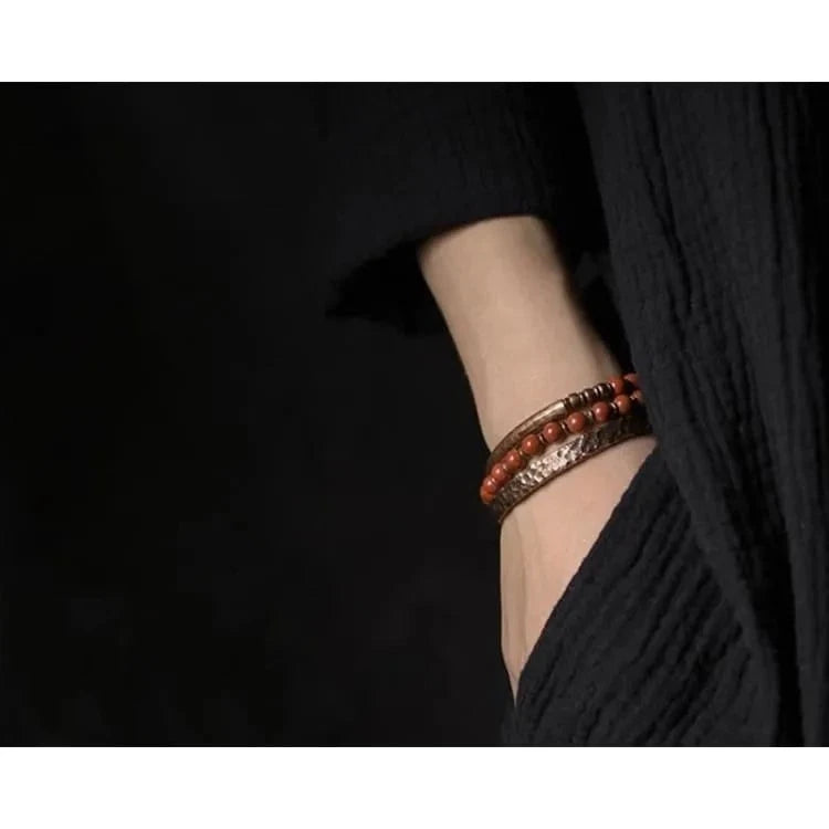 Bracelet bouddhiste en cuivre martelé