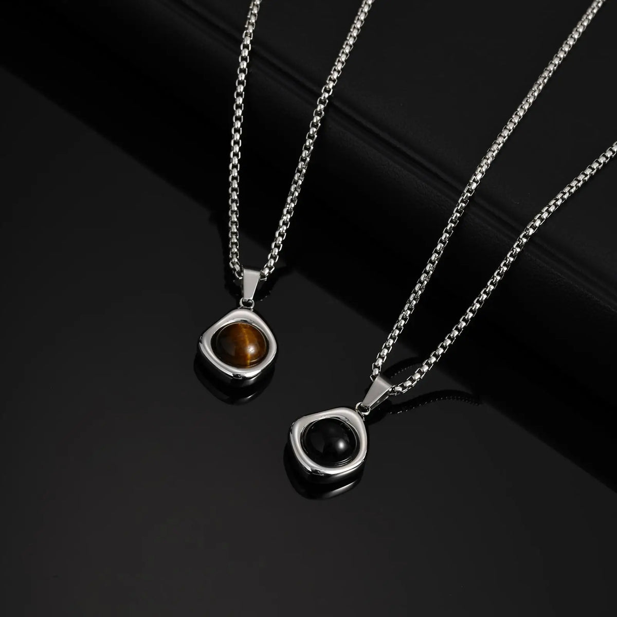 Collier oeil de tigre et agate pendentif irrégulier